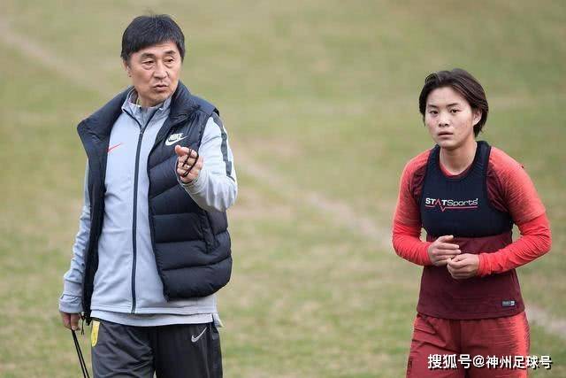 何意味？C罗社媒点赞一条西媒批FIFA腐败、偏向阿根廷的节目切片